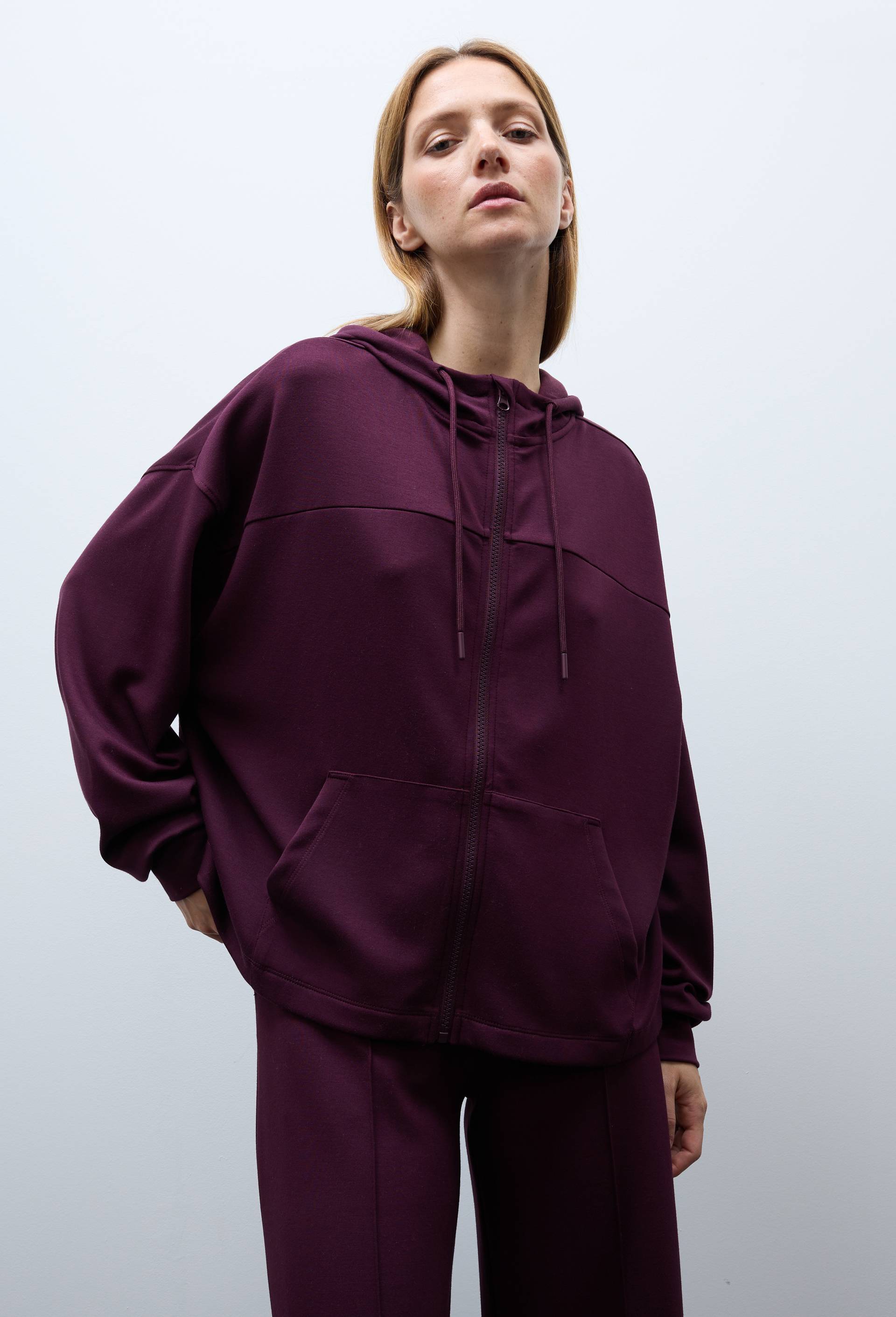 Sweat &agrave; capuche zipp&eacute; fluide en viscose et polyamide, Rouge fonc&eacute;, large image number 0.0