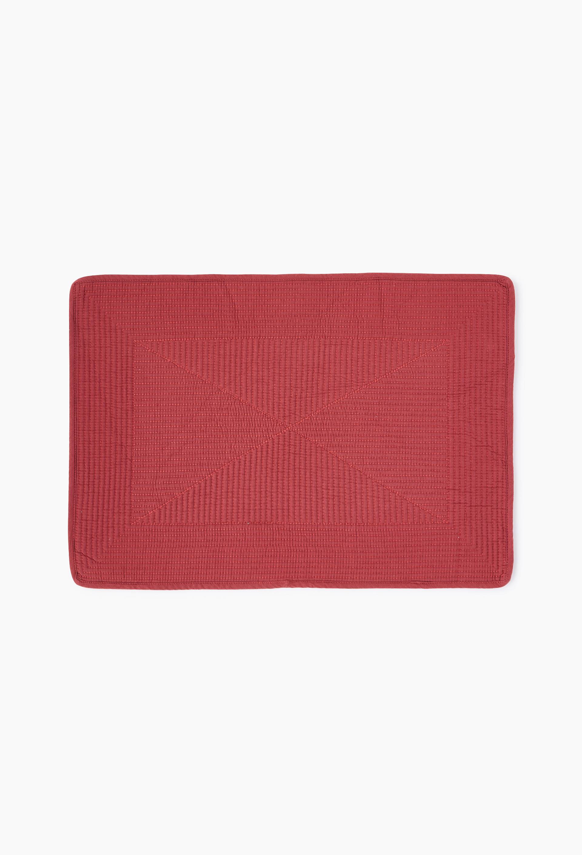 Set de table matelass&eacute; uni,  35x50cm, en coton, Rouge fonc&eacute;, swatch image