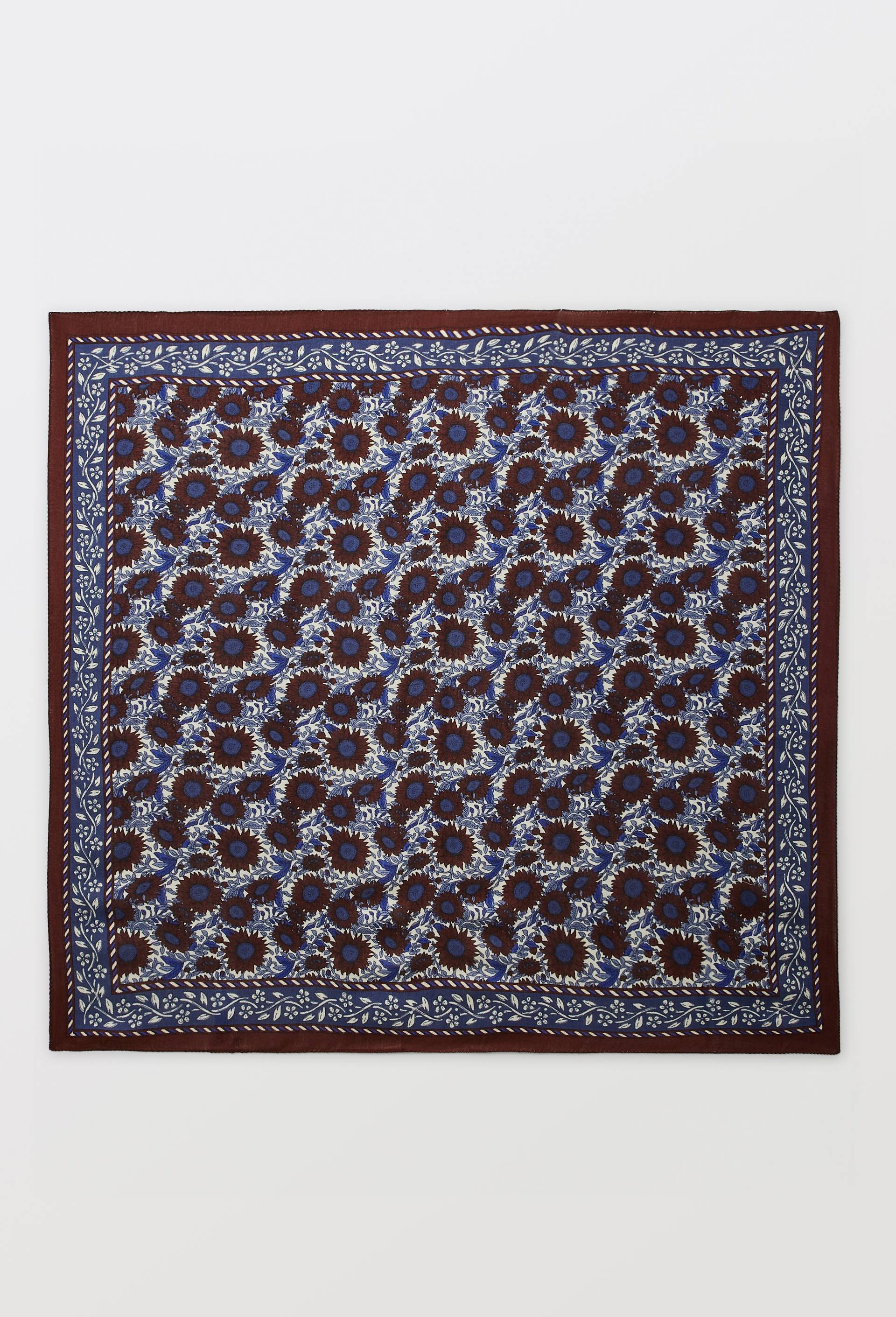 Echarpe imprim&eacute;e contenant de la laine, Rouge fonc&eacute;, large image number 3