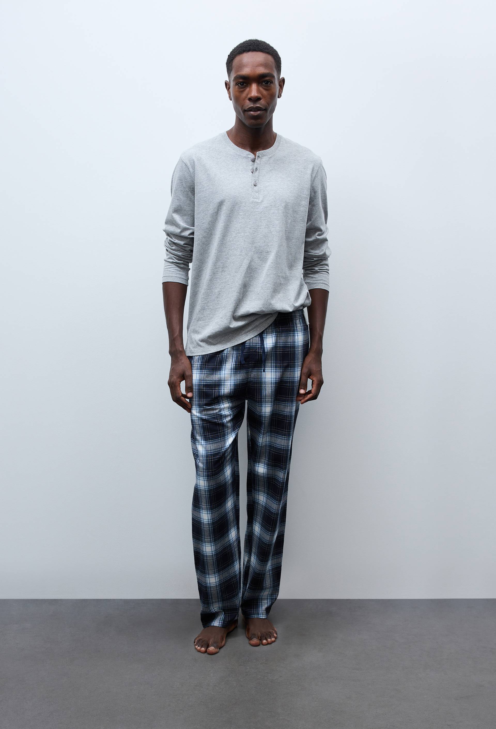 Pyjama manches longues en jersey et pantalon en flanelle en coton, Gris, large image number 1.0