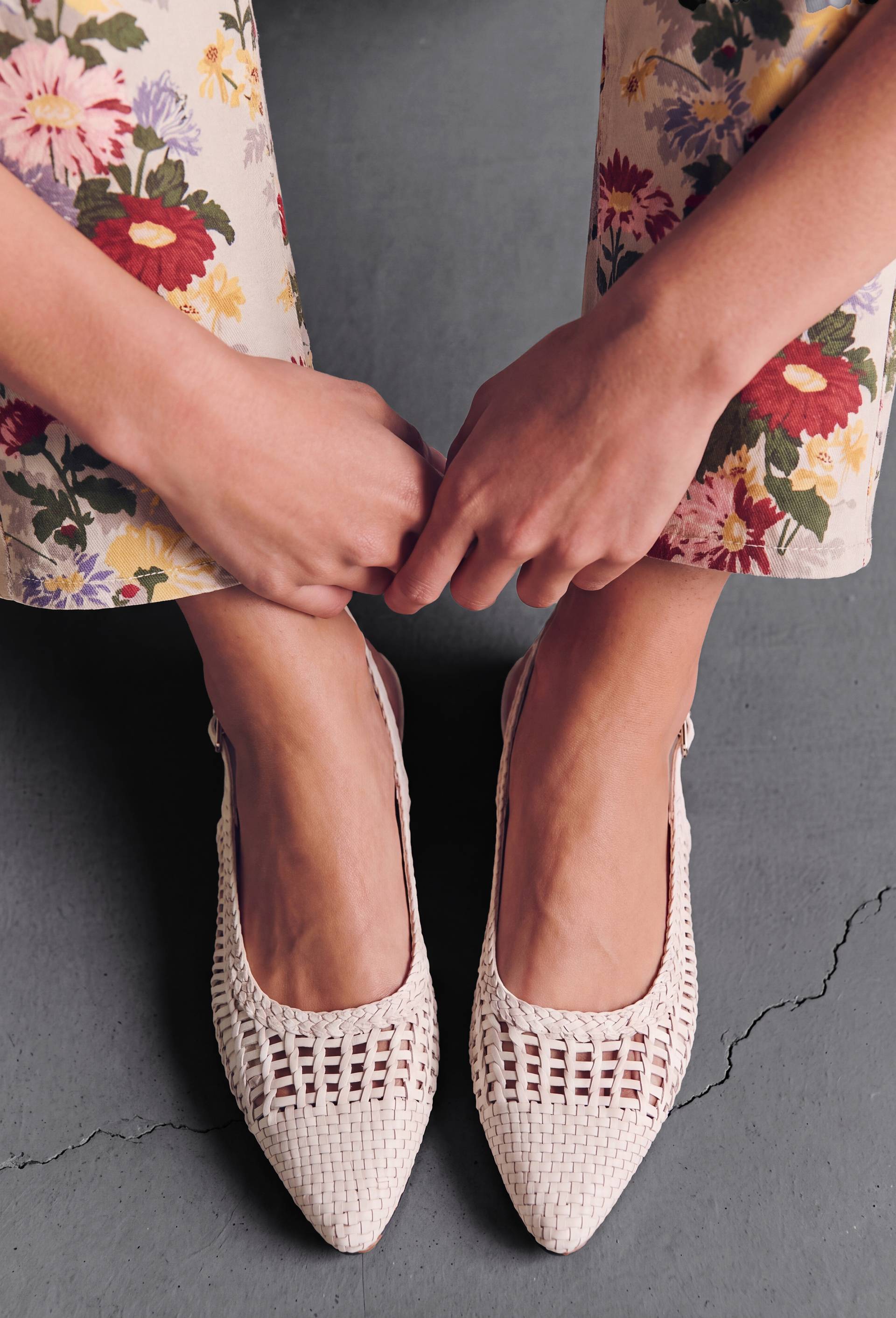Slingback en cuir tress&eacute;, Ecru, large image number 1.0