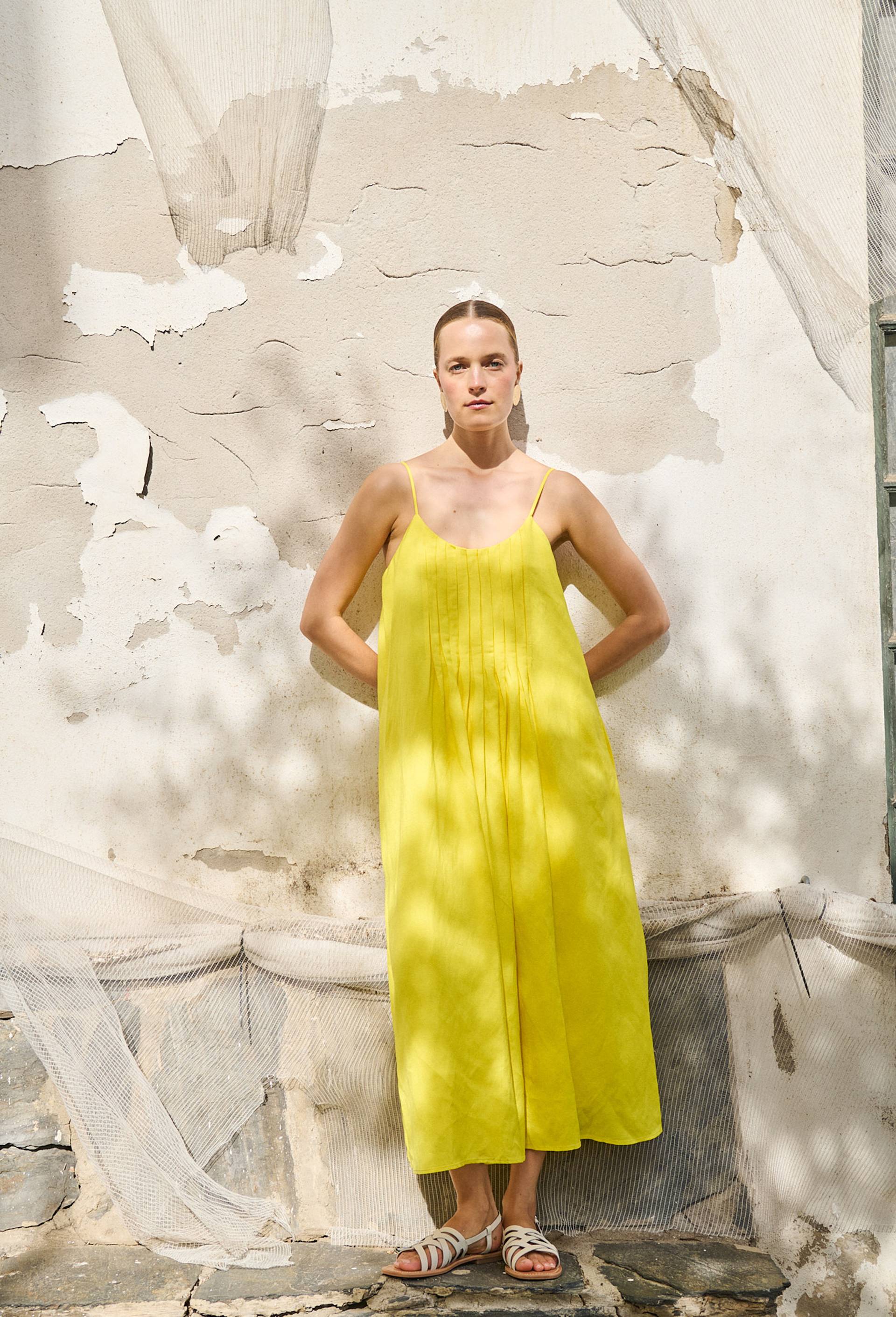 Robe longue &agrave; bretelles contenant du lin, Jaune, large image number 0.0