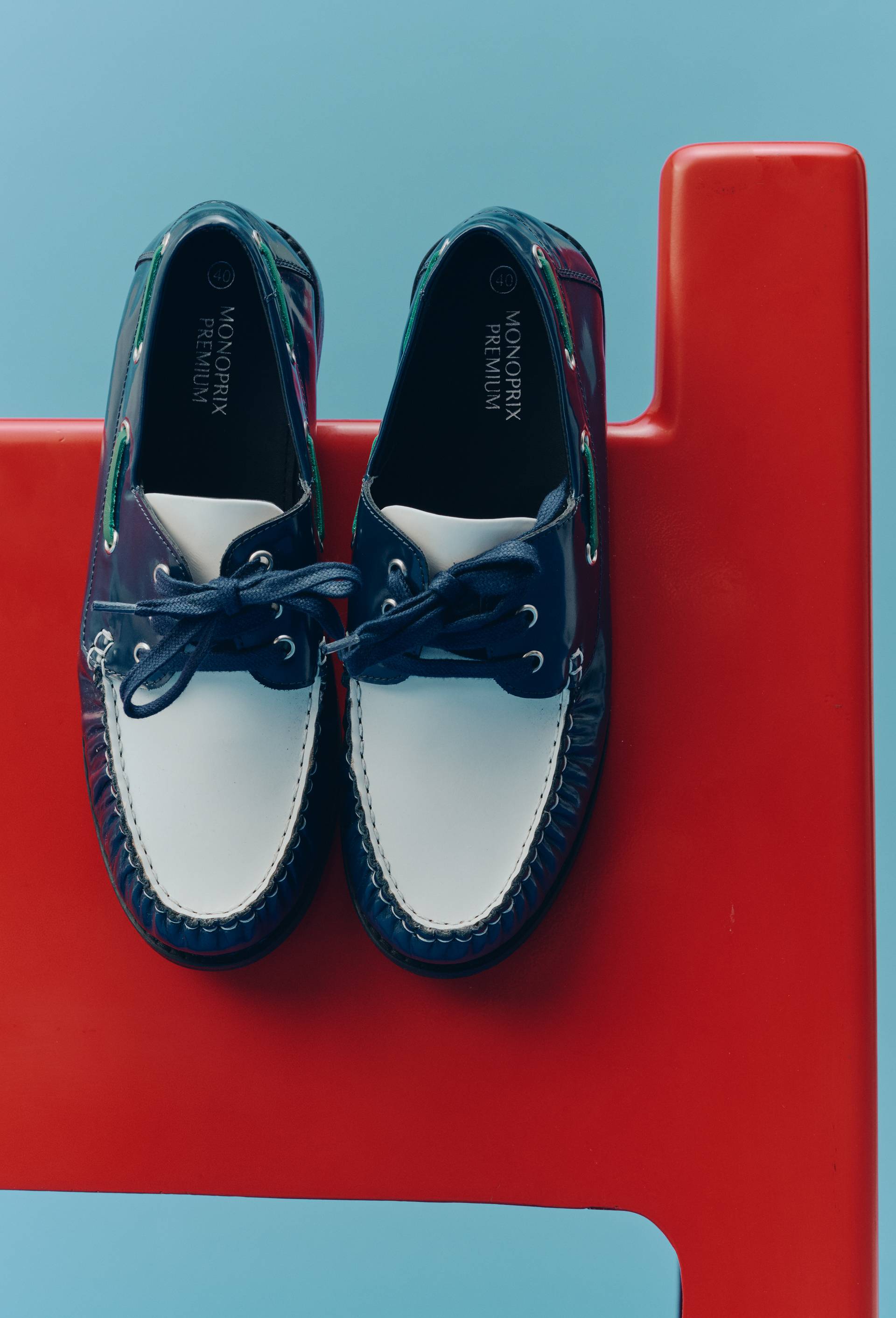 Chaussures bateaux tricolores en cuir, Bleu fonc&eacute;, large image number 0