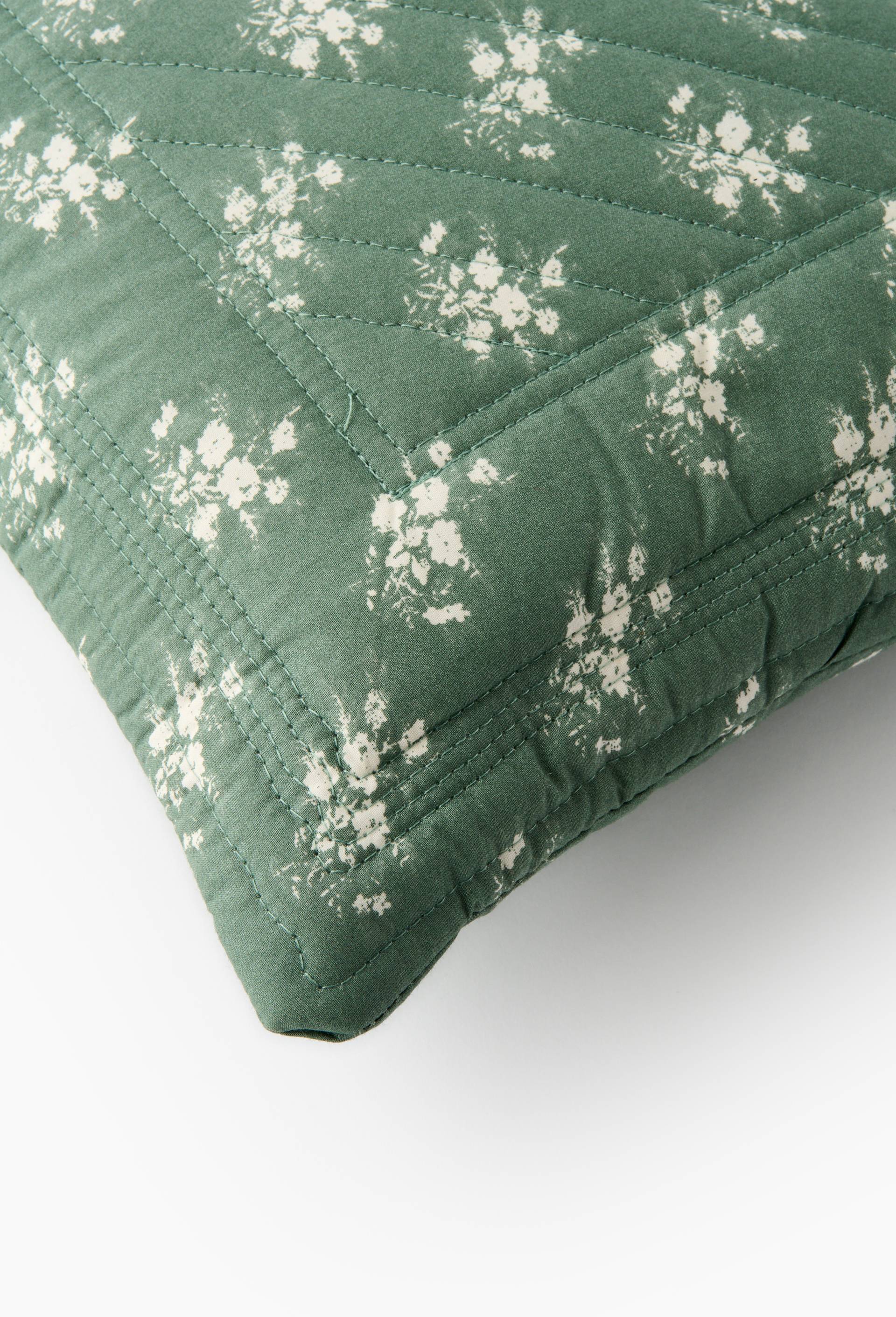 Coussin quilt&eacute; imprim&eacute; fleurs, 30x50cm, 100% coton, Vert, large image number 1