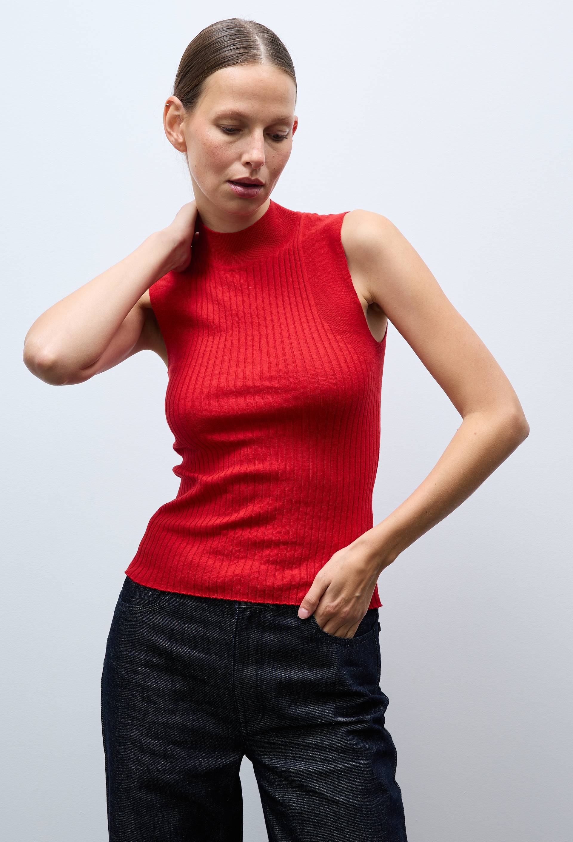 Pull sans manche &agrave; c&ocirc;tes uni en coton et cachemire m&eacute;lang&eacute;s, Rouge, swatch image