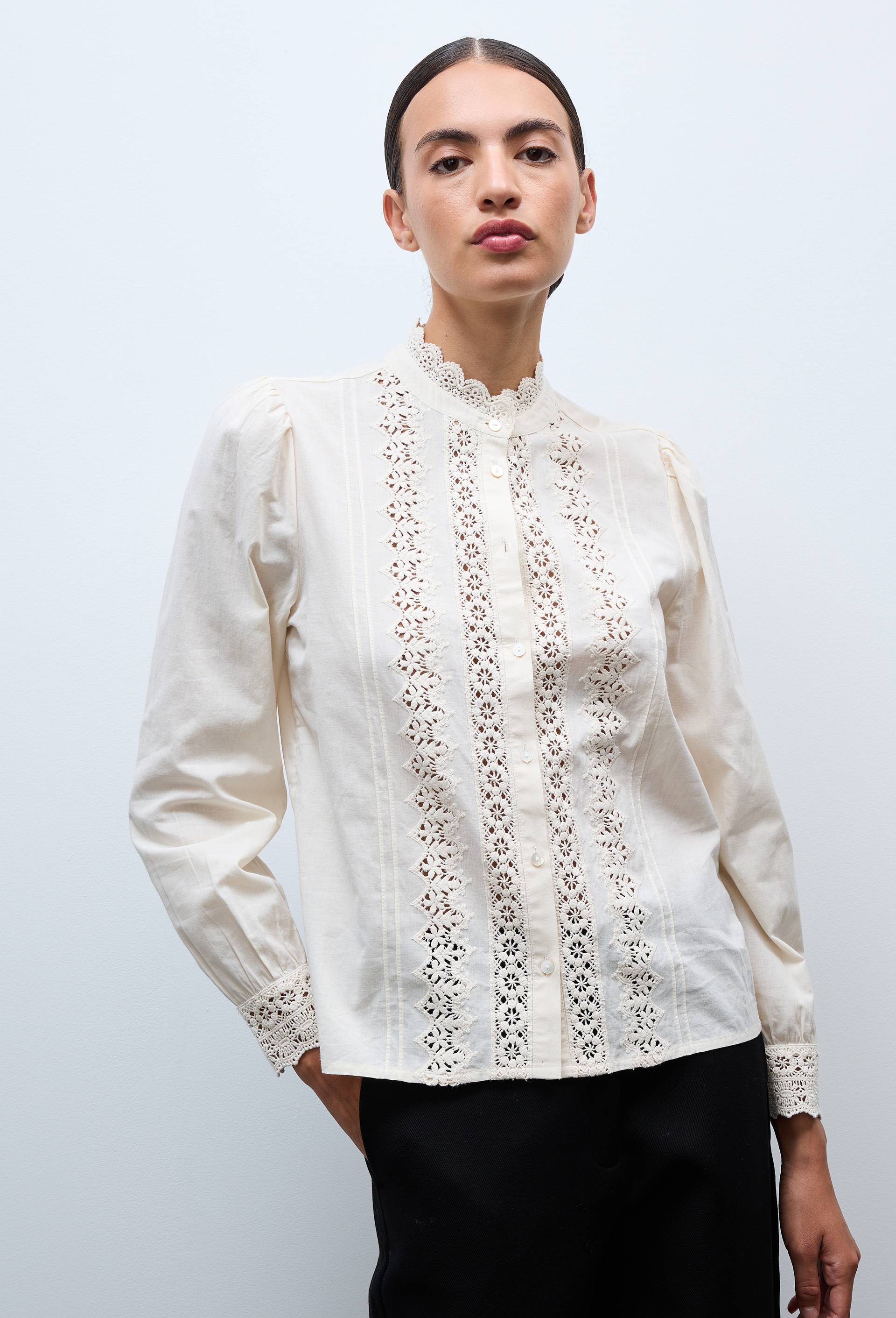 Chemise manches longues avec d&eacute;tail de dentelle, Ecru, large image number 0.0