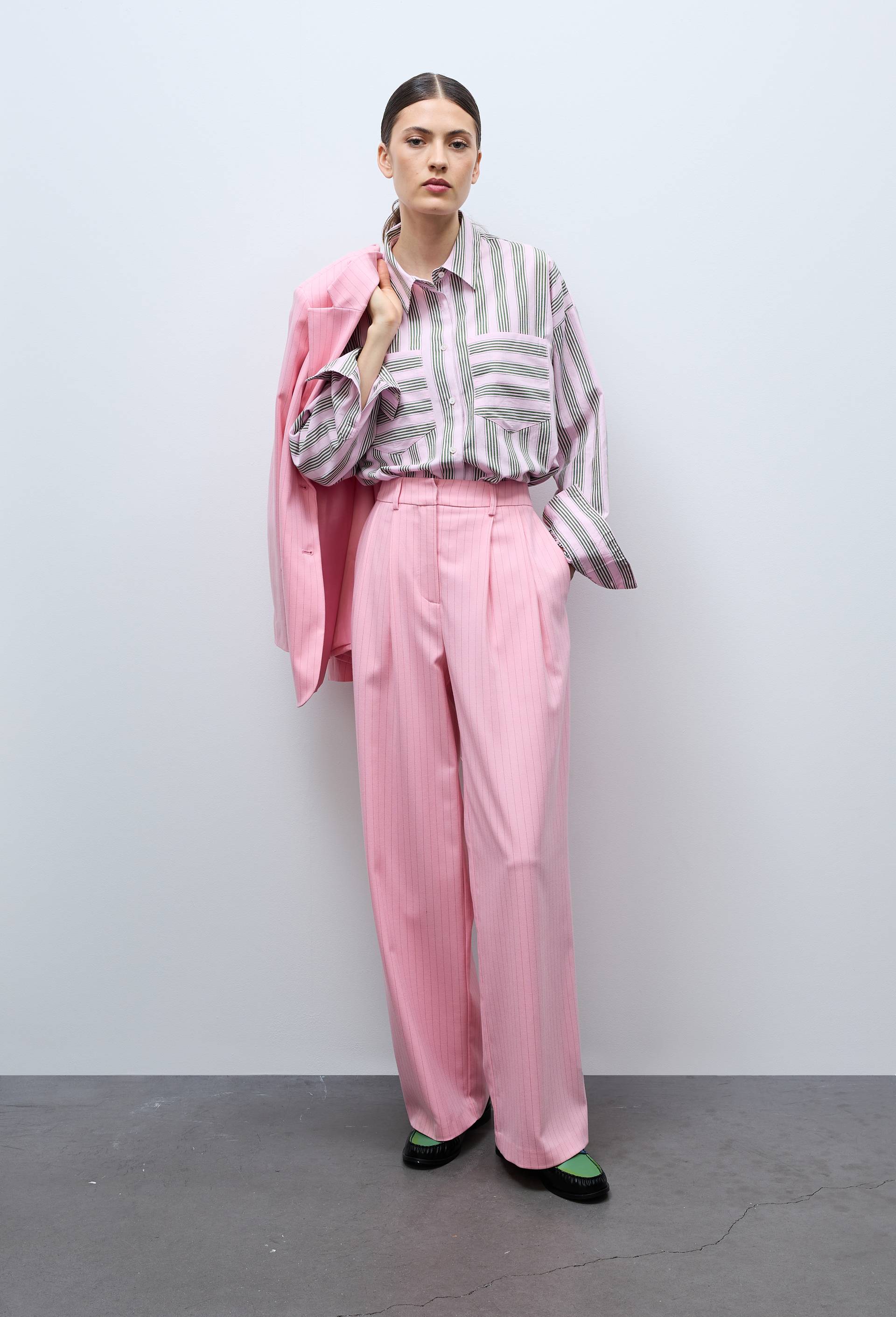 Pantalon tailleur ray&eacute; coupe large, Rose, large image number 1.0