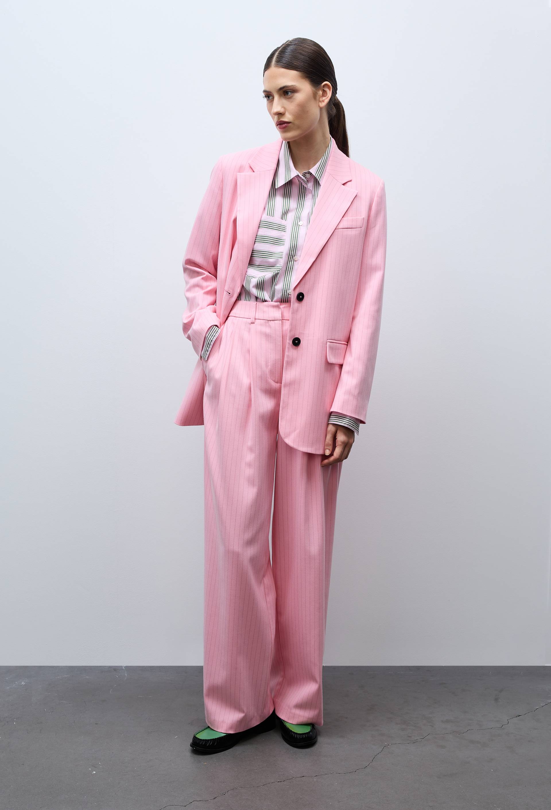 Pantalon tailleur ray&eacute; coupe large, Rose, large image number 2