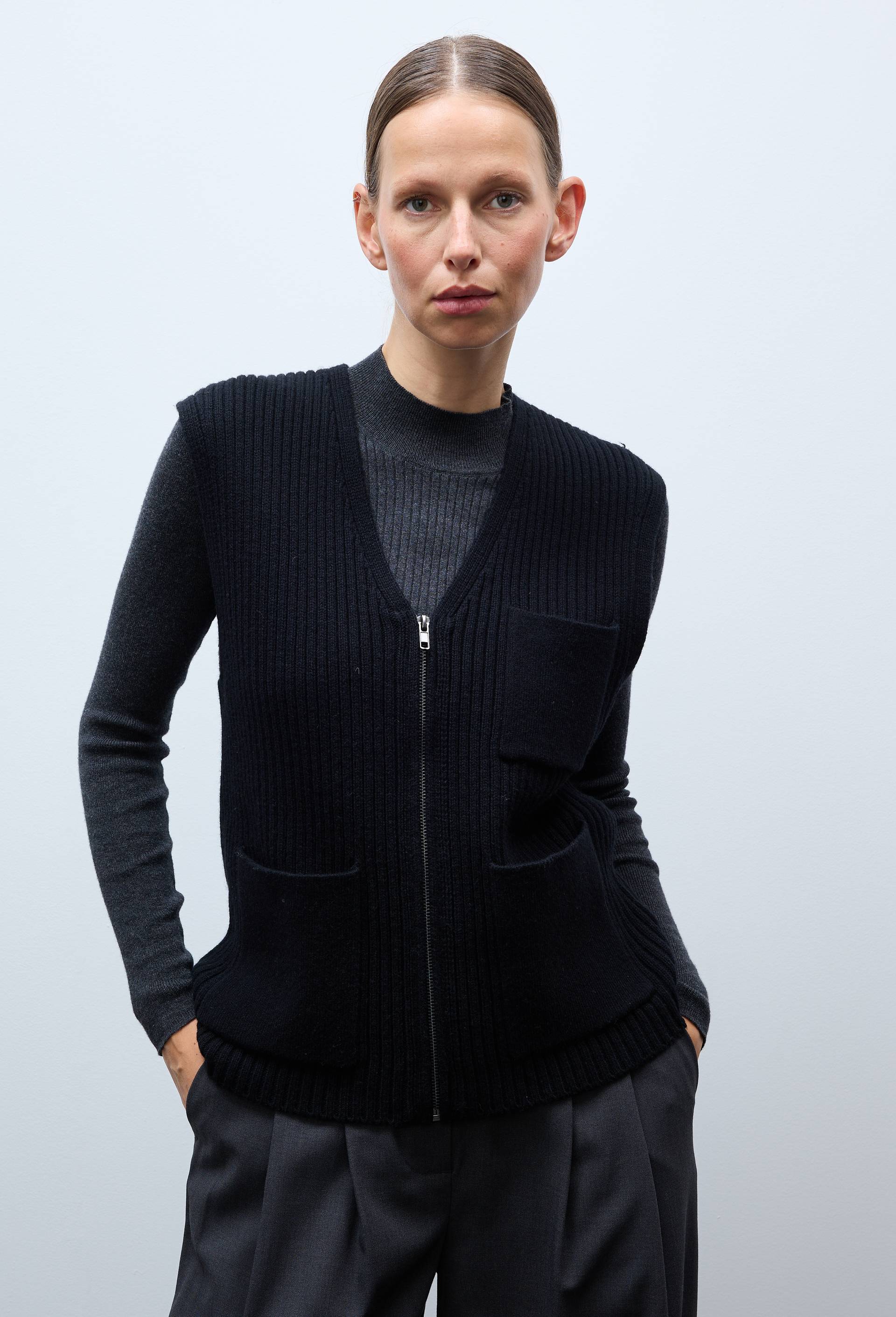 Veste zipp&eacute;e maille avec poches contenant de la laine, Noir, large image number 0