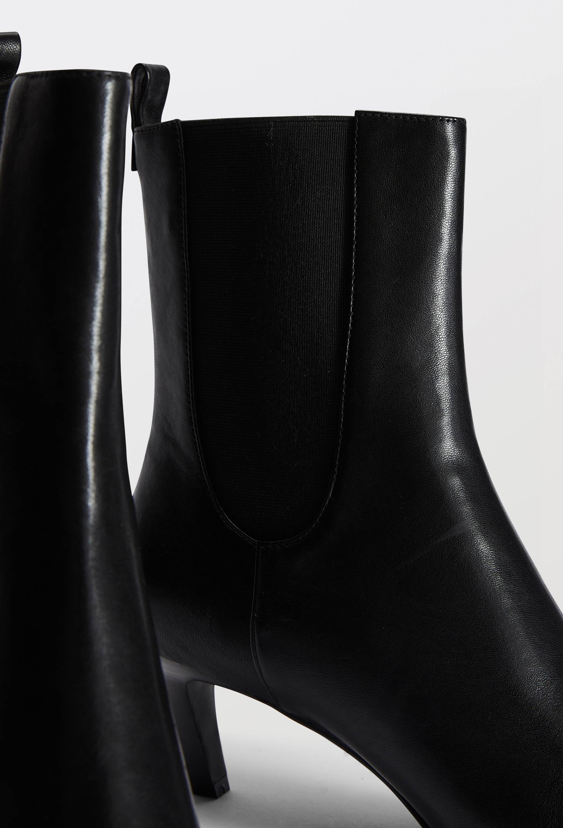 Bottines &agrave; talon en cuir, Noir, large image number 2