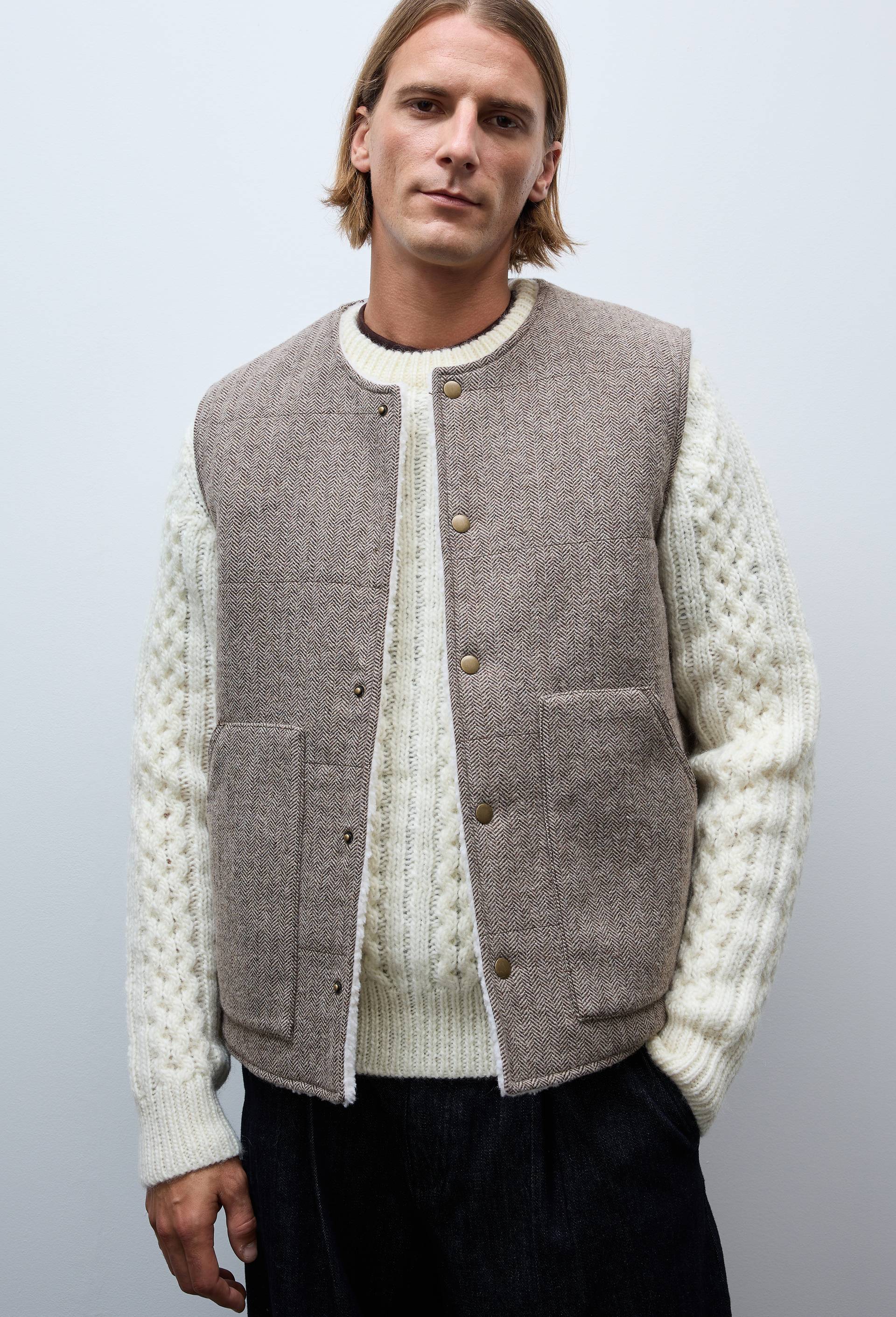 Veste sans manches contenant de la laine, Brun, large image number 0