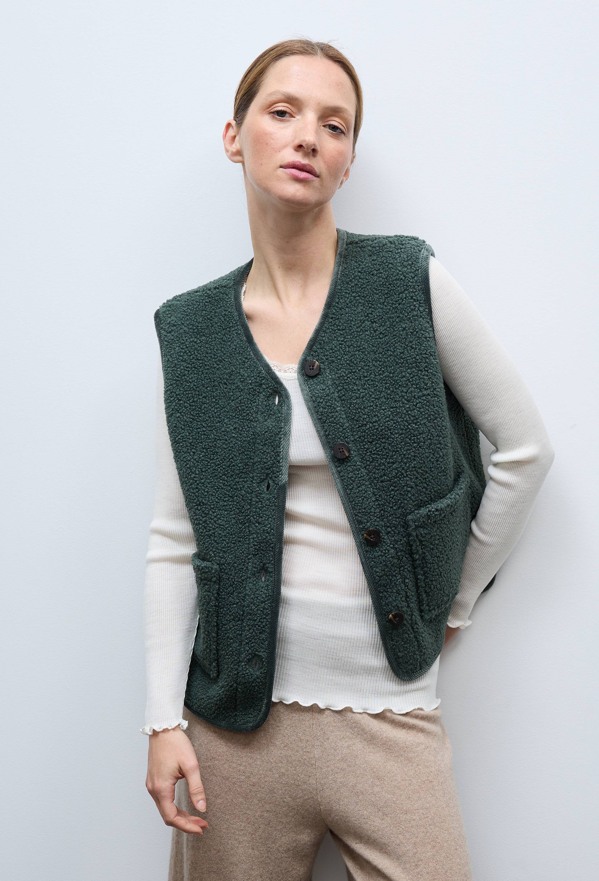 Veste sans manche en sherpa, Vert fonc&eacute;, swatch image