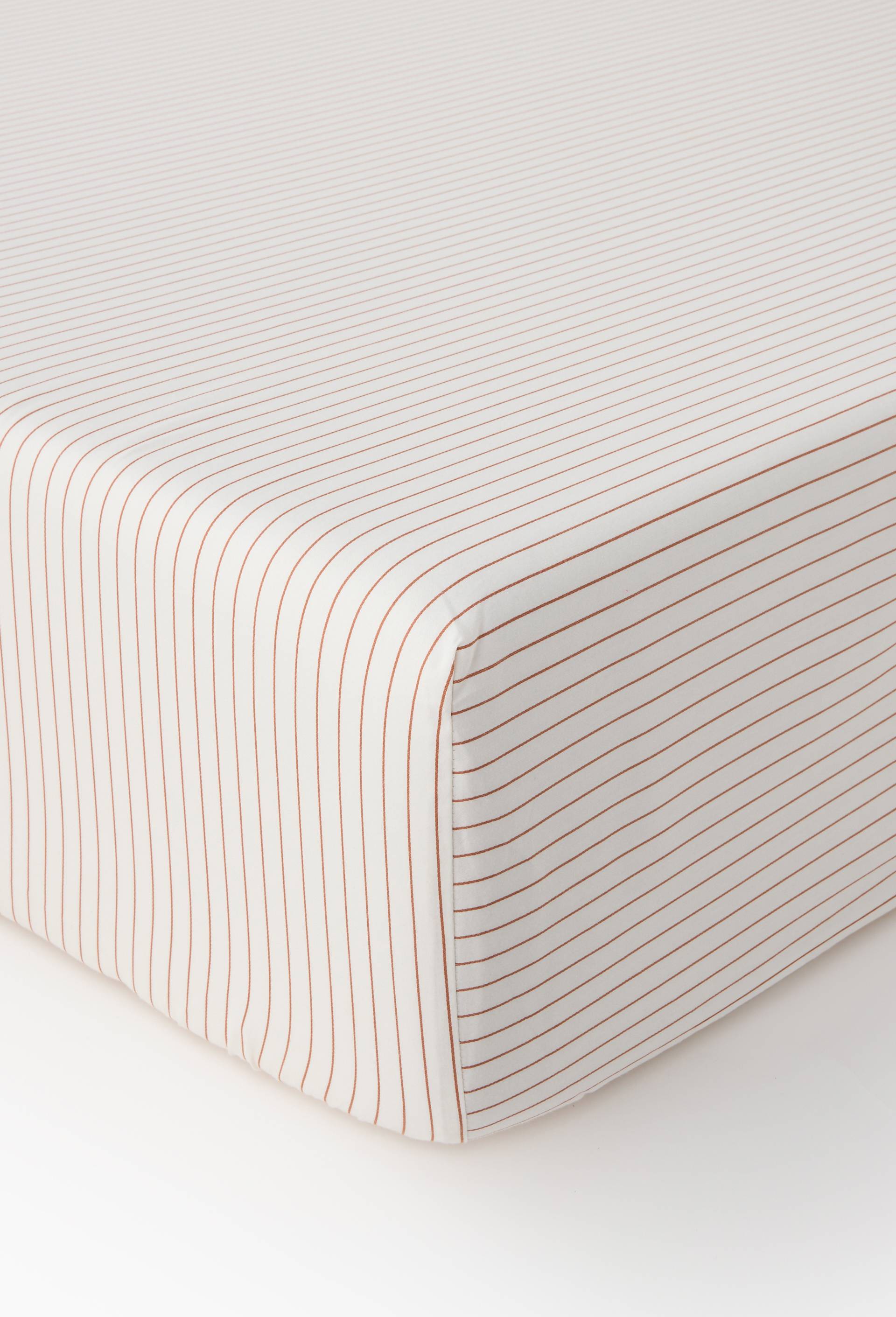 Drap housse ray&eacute;, 160x200 cm, bonnet 27 cm, en satin de coton bio, Brun fonc&eacute;, large image number 0