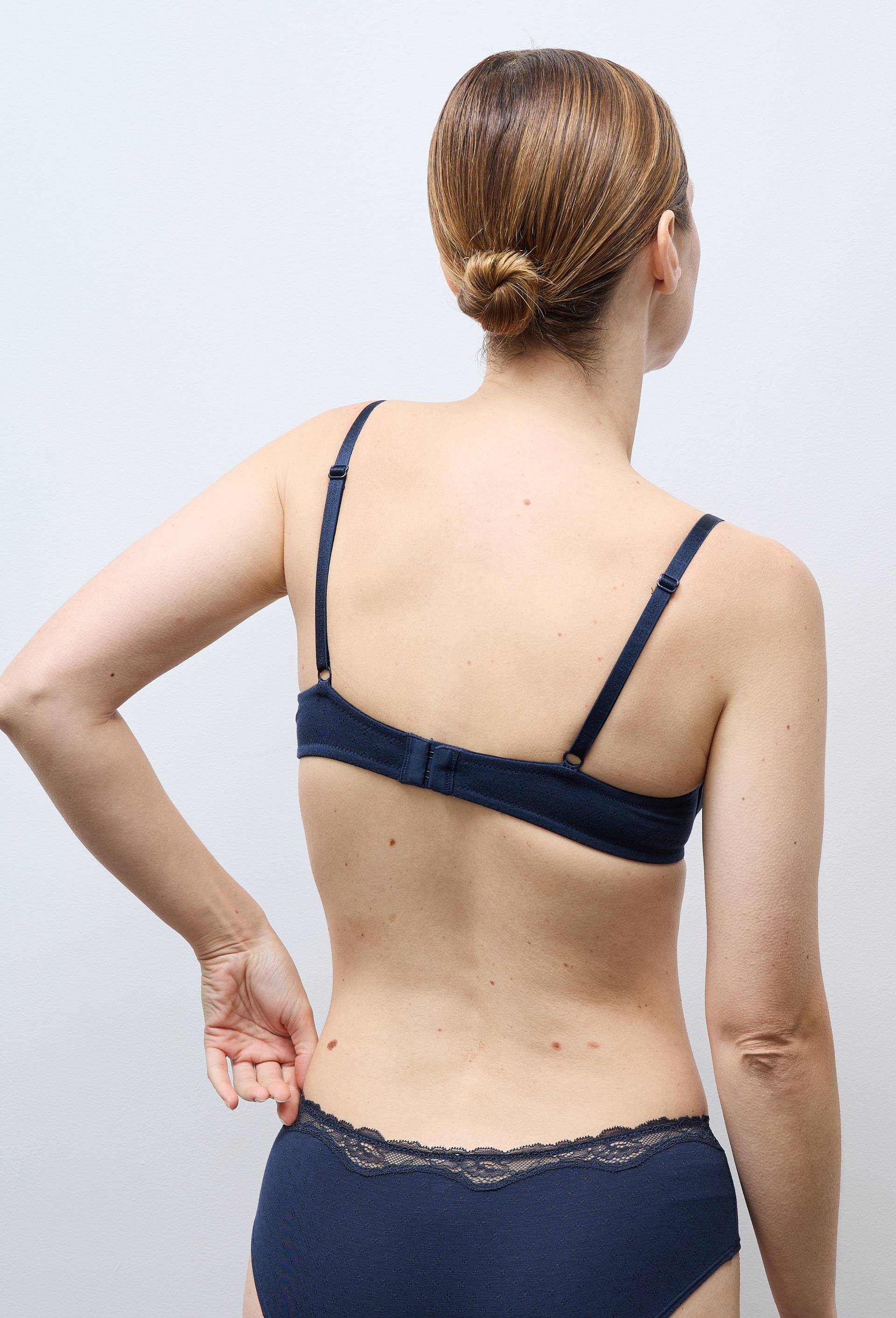 Soutien-gorge corbeille padd&eacute; MALAURY en modal et dentelle, Bleu fonc&eacute;, large image number 1