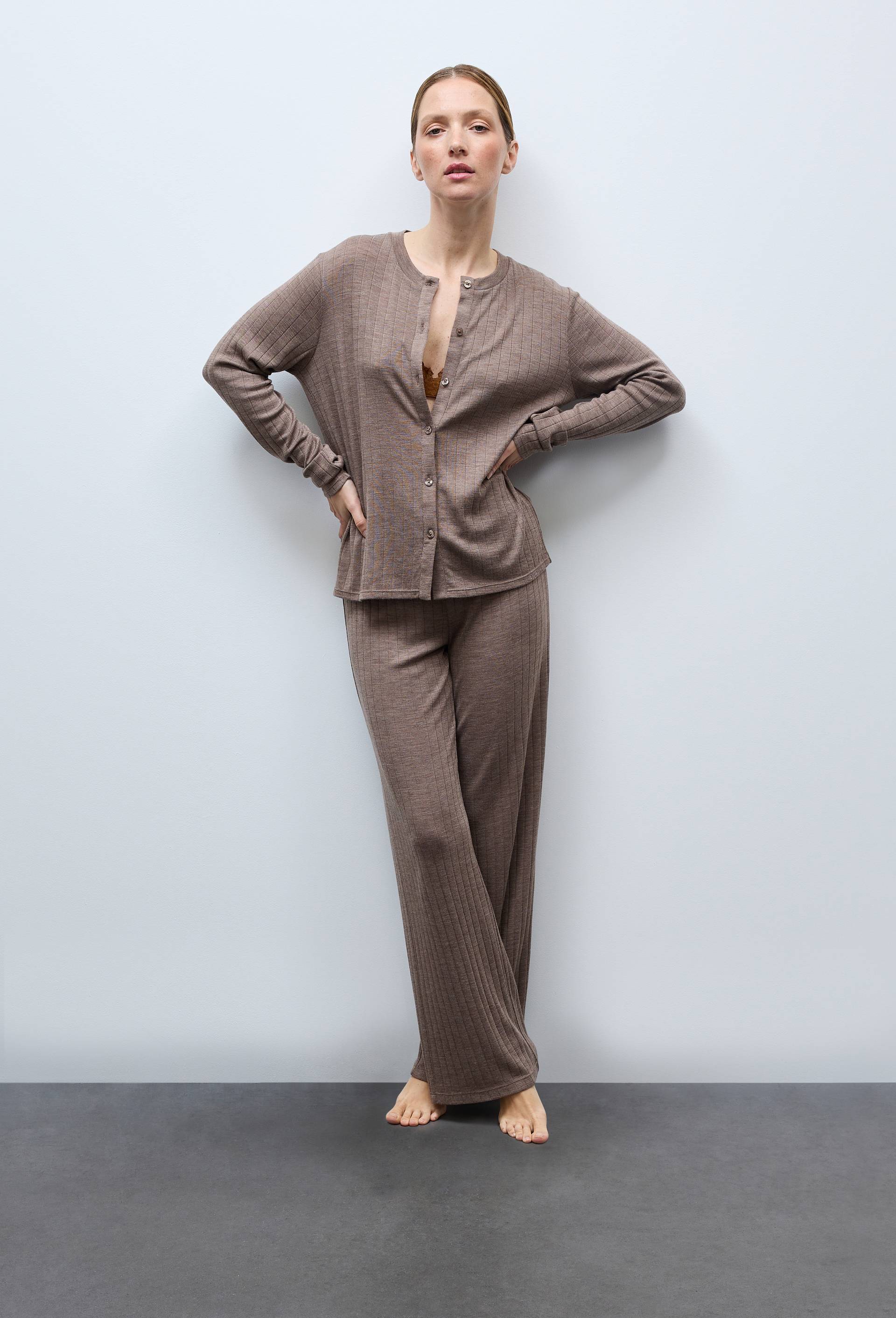 Pantalon uni en laine et soie, Beige, large image number 0.0