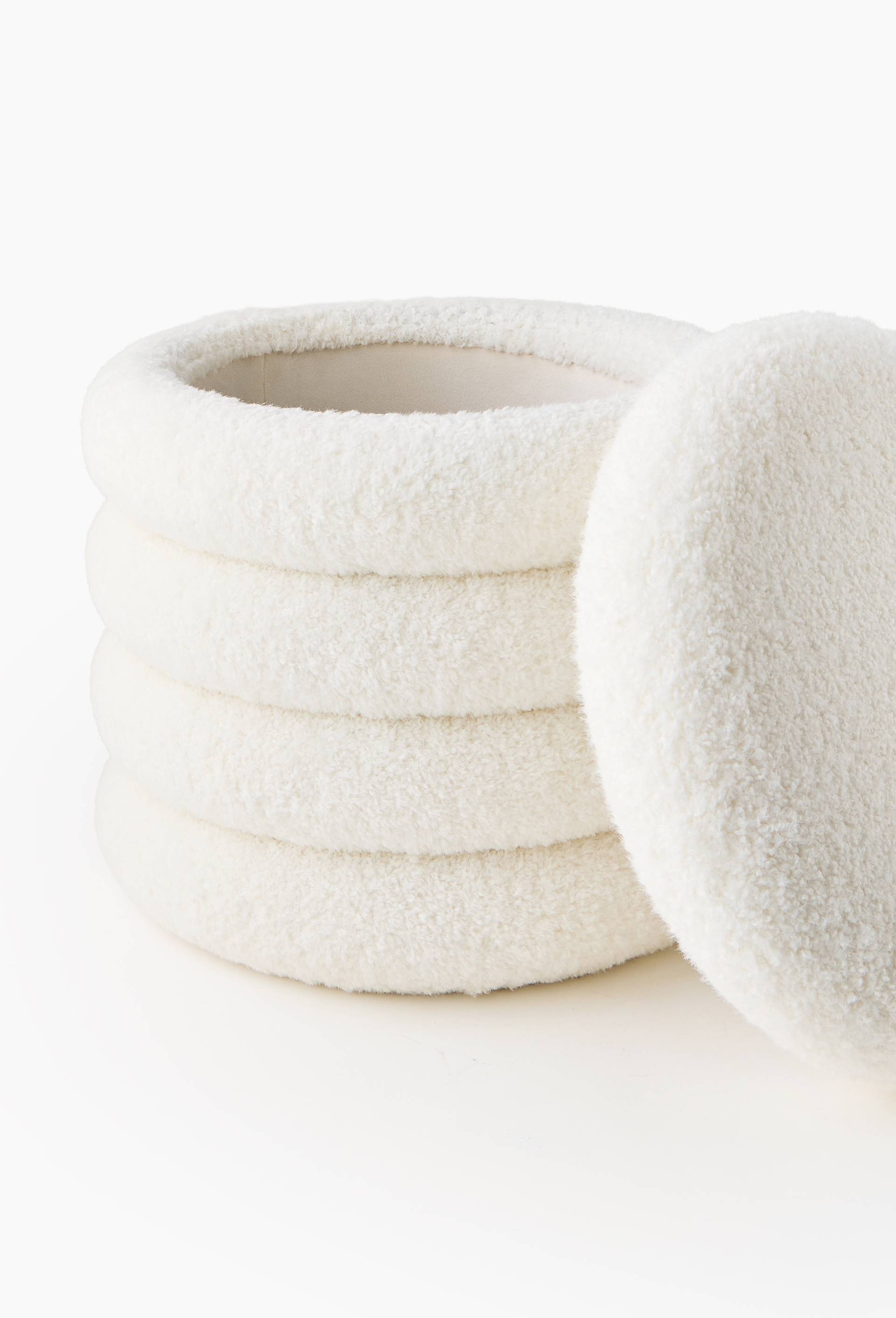 Pouf coffre effet gratt&eacute;, D42xH41cm, en polyester, Beige, large image number 1.0