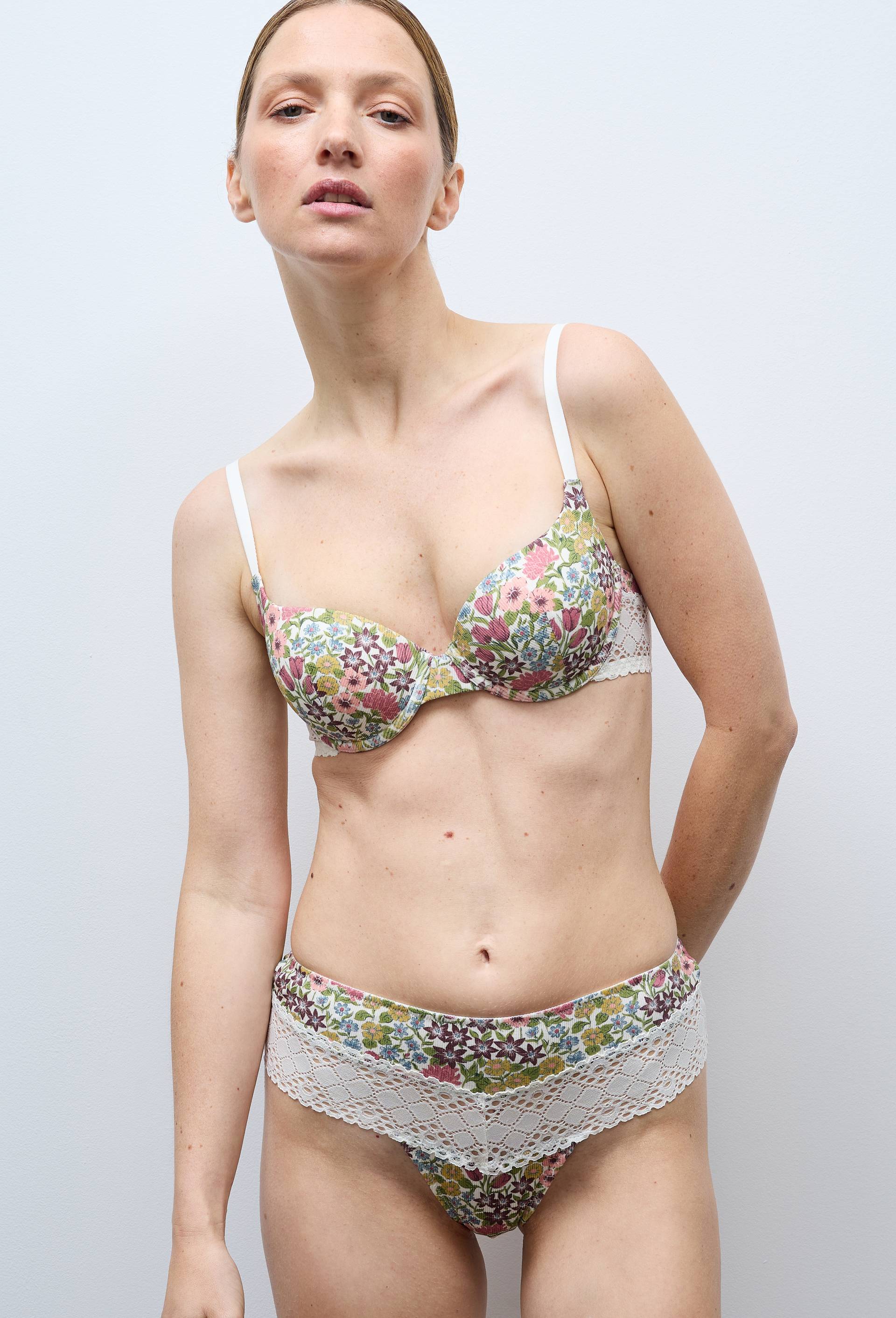 Tanga AMAR en coton imprim&eacute; avec dentelle, Beige clair, large image number 0