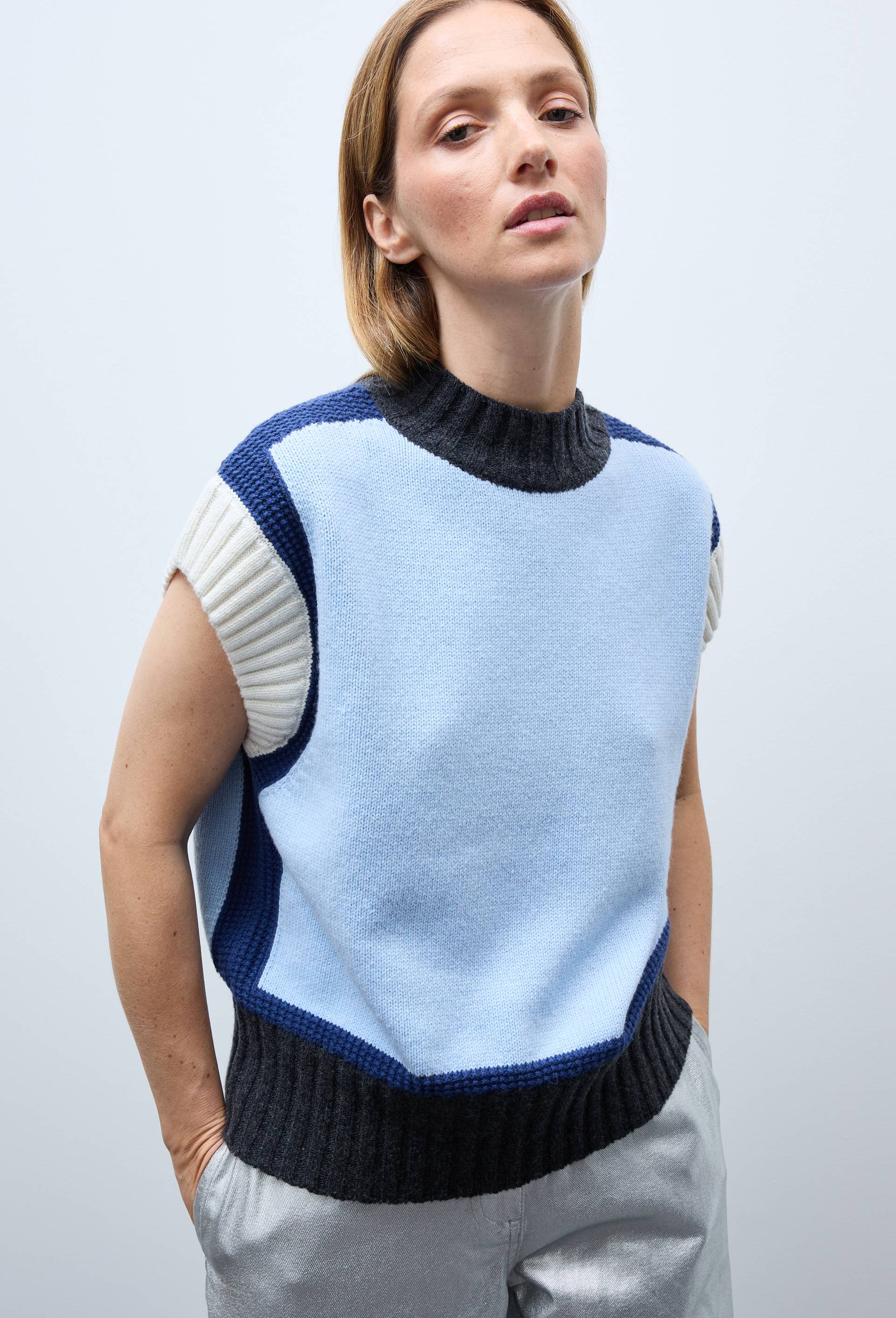 Pull sans manche contenant de la Laine, Bleu, swatch image