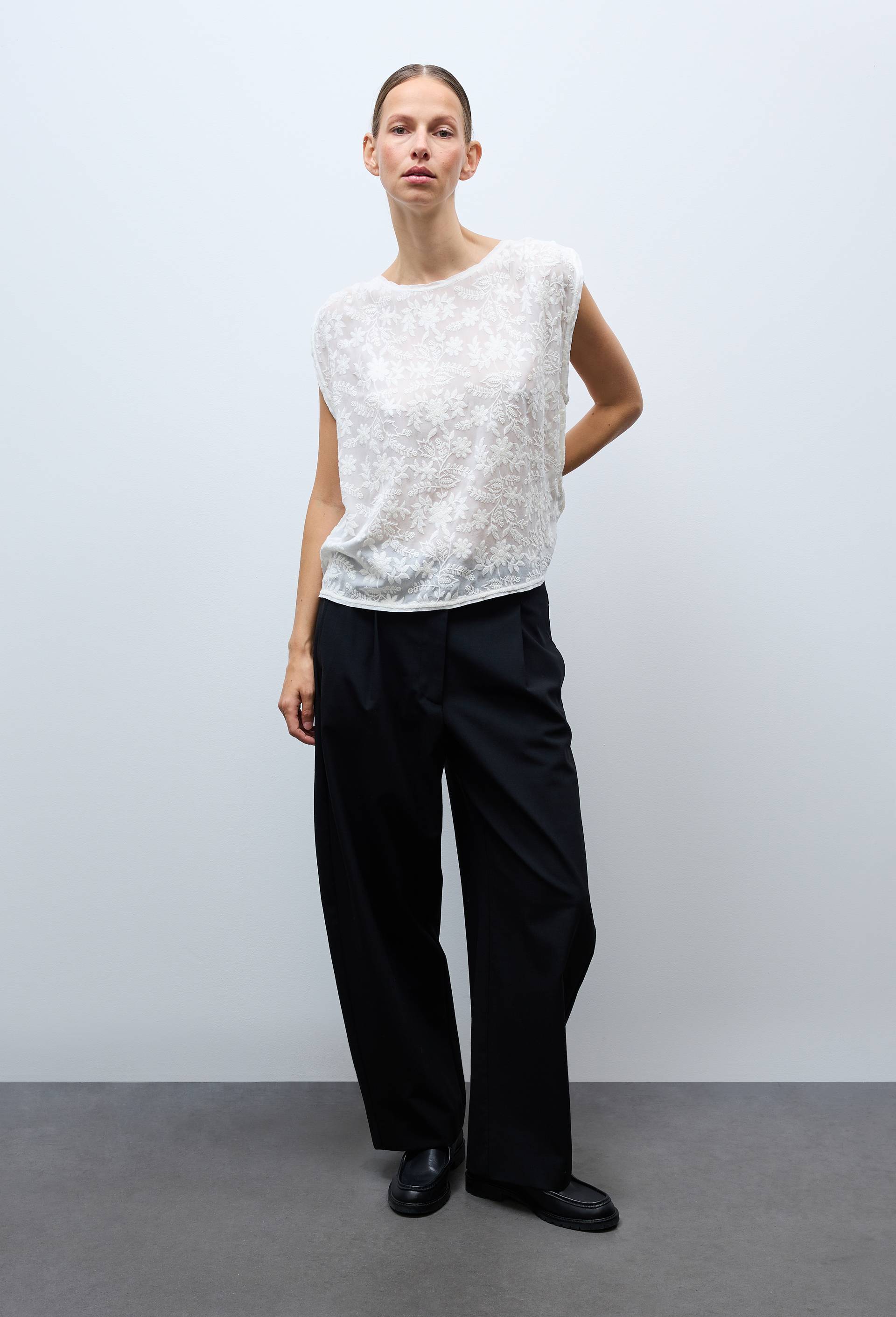 Blouse sans manches brod&eacute;e - MUS&Eacute;E D'ORSAY x MONOPRIX, Blanc, large image number 2