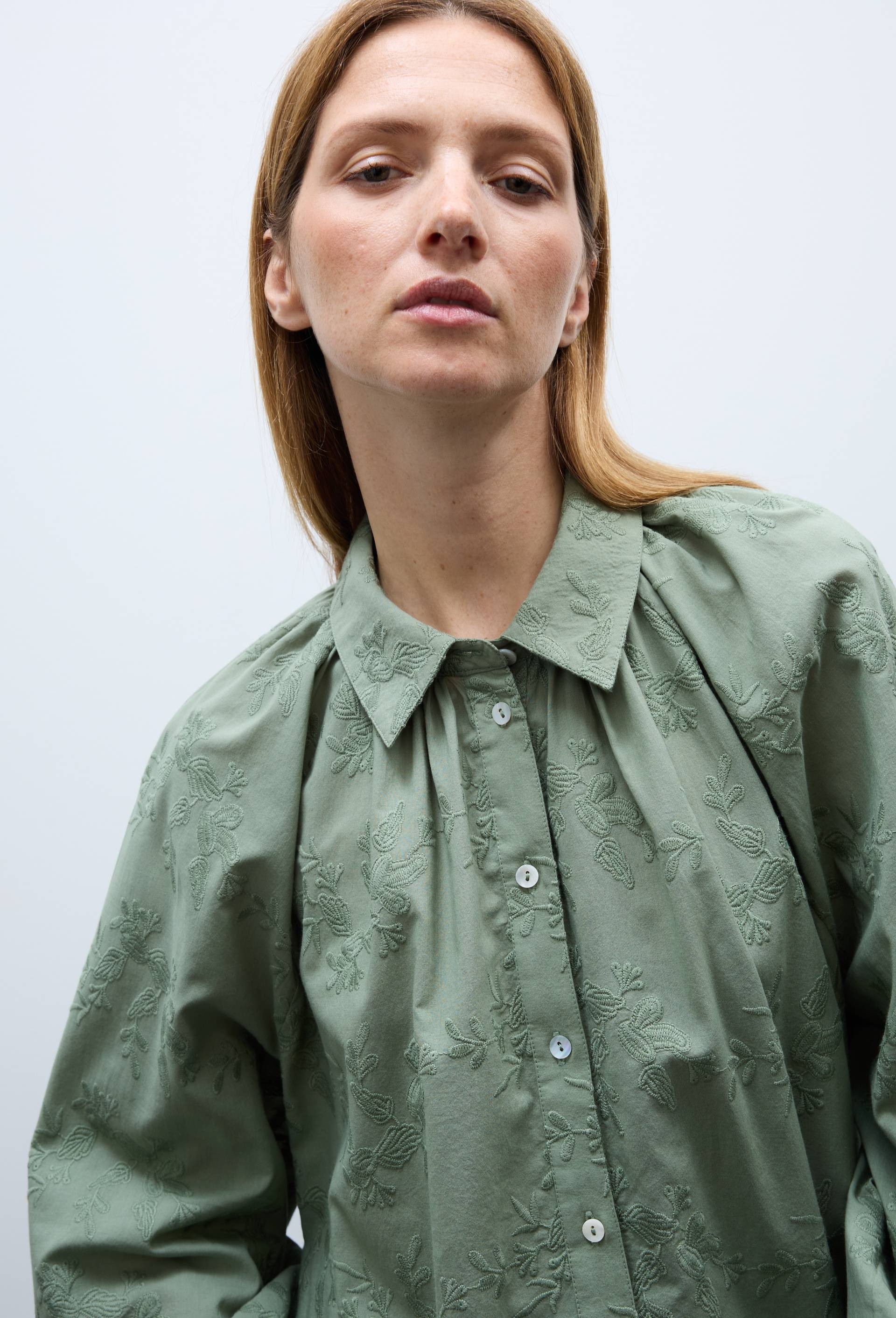 Chemise manches longues brod&eacute;e en coton BIO GOTS, Vert, large image number 2