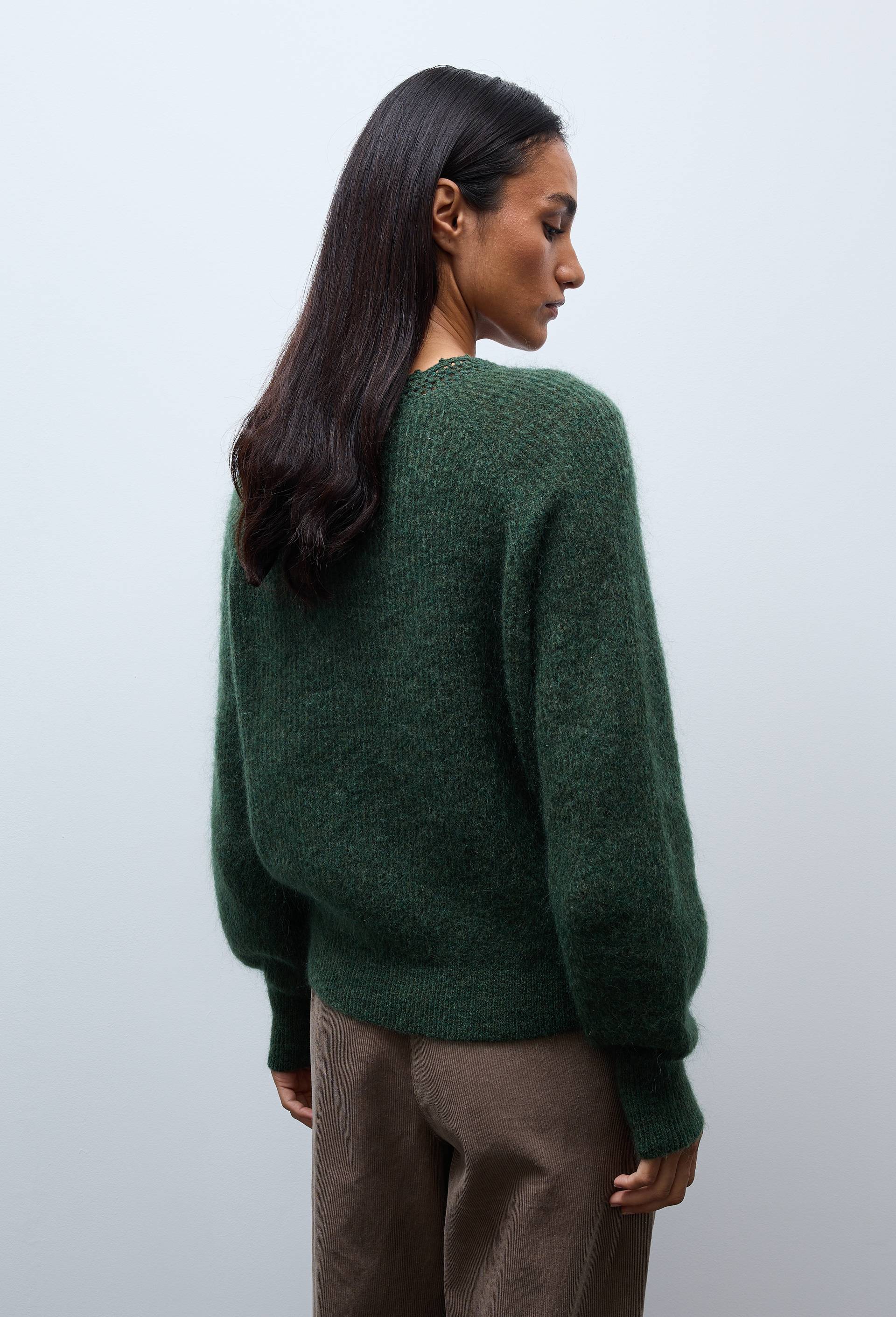 Pull avec d&eacute;tails au col contenant du mohair, Vert fonc&eacute;, large image number 1
