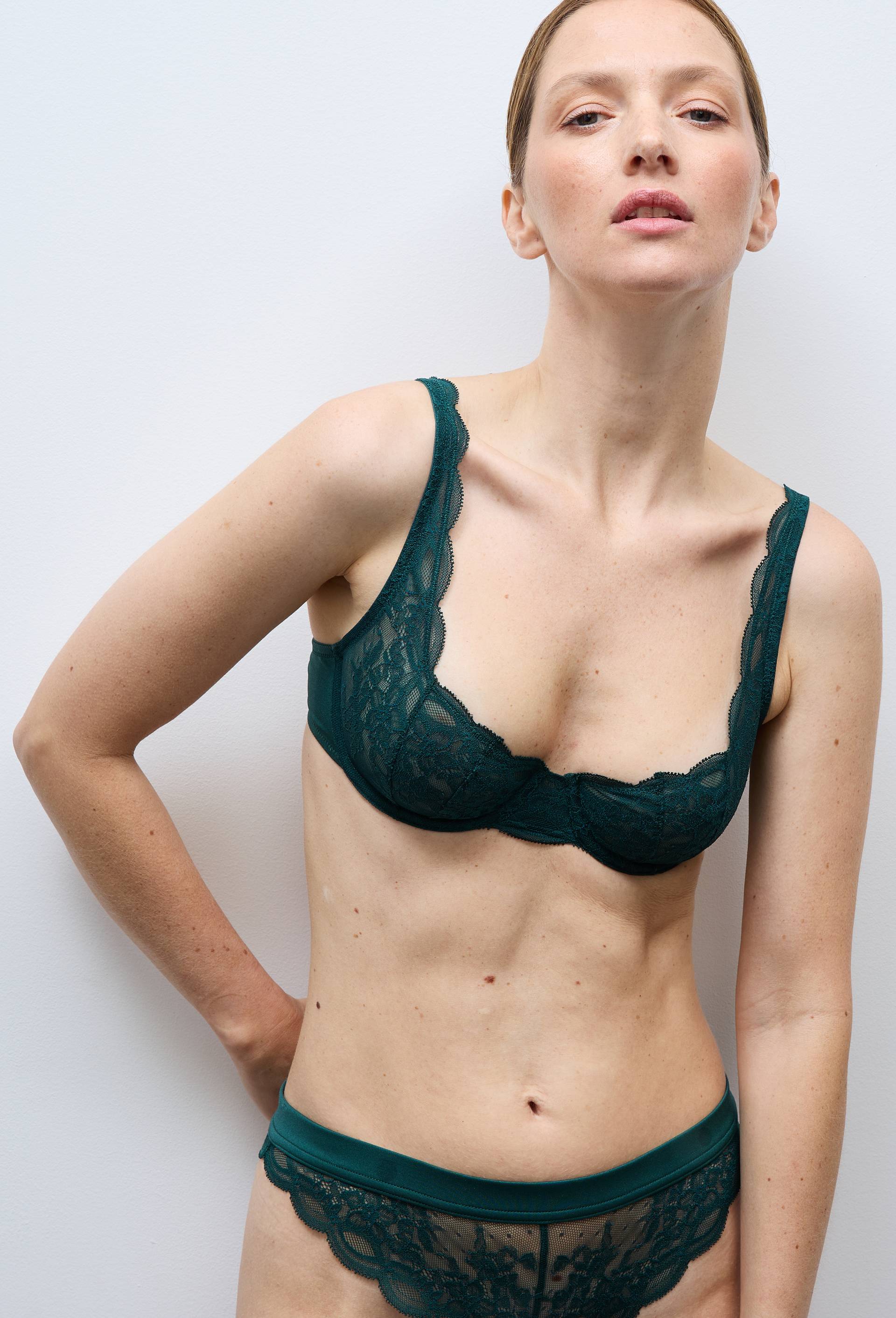 Soutien-gorge corbeille balconnet ANGELE en dentelle, Vert fonc&eacute;, large image number 1
