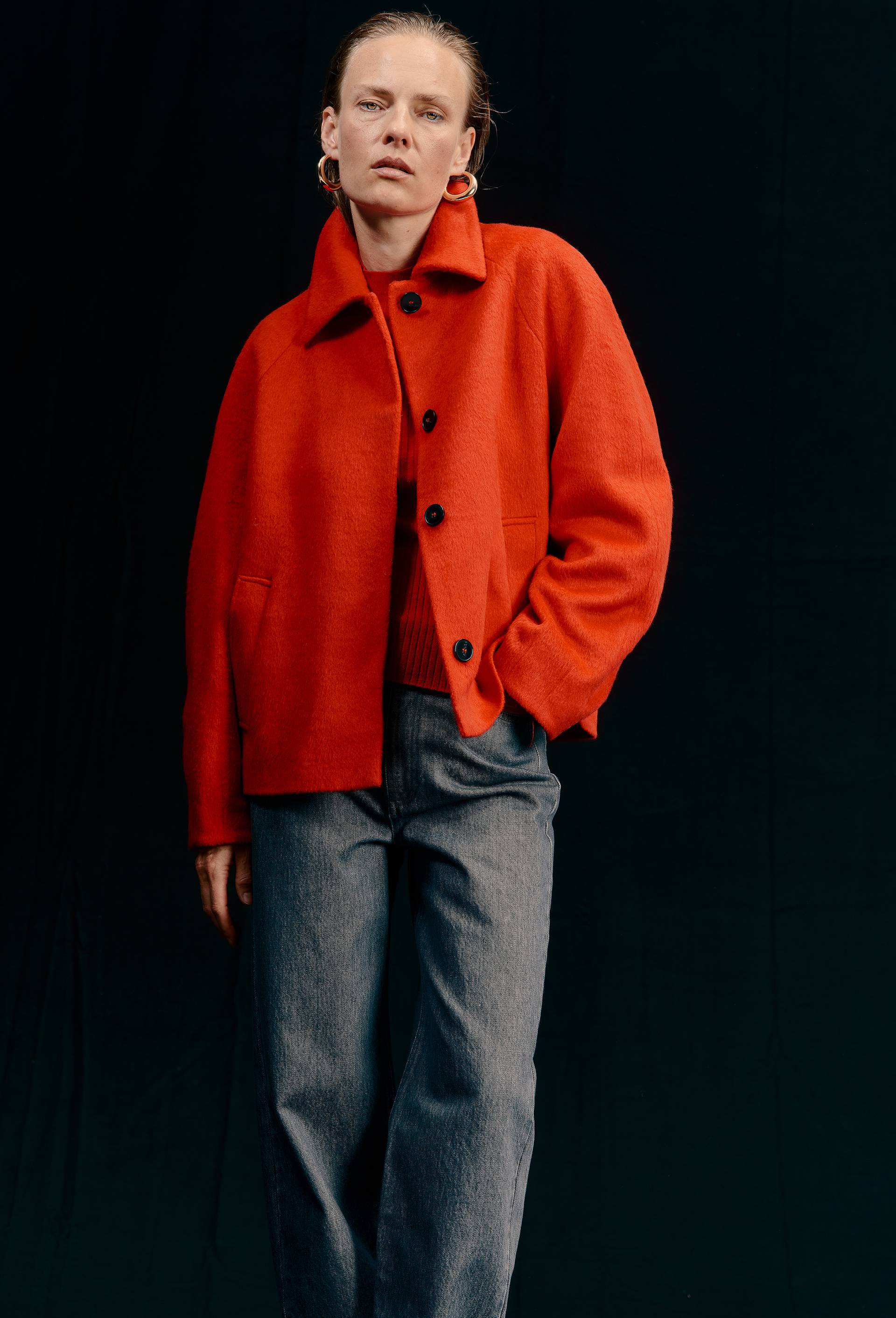 Veste courte boutonn&eacute;e contenant de la laine, Rouge, large image number 0