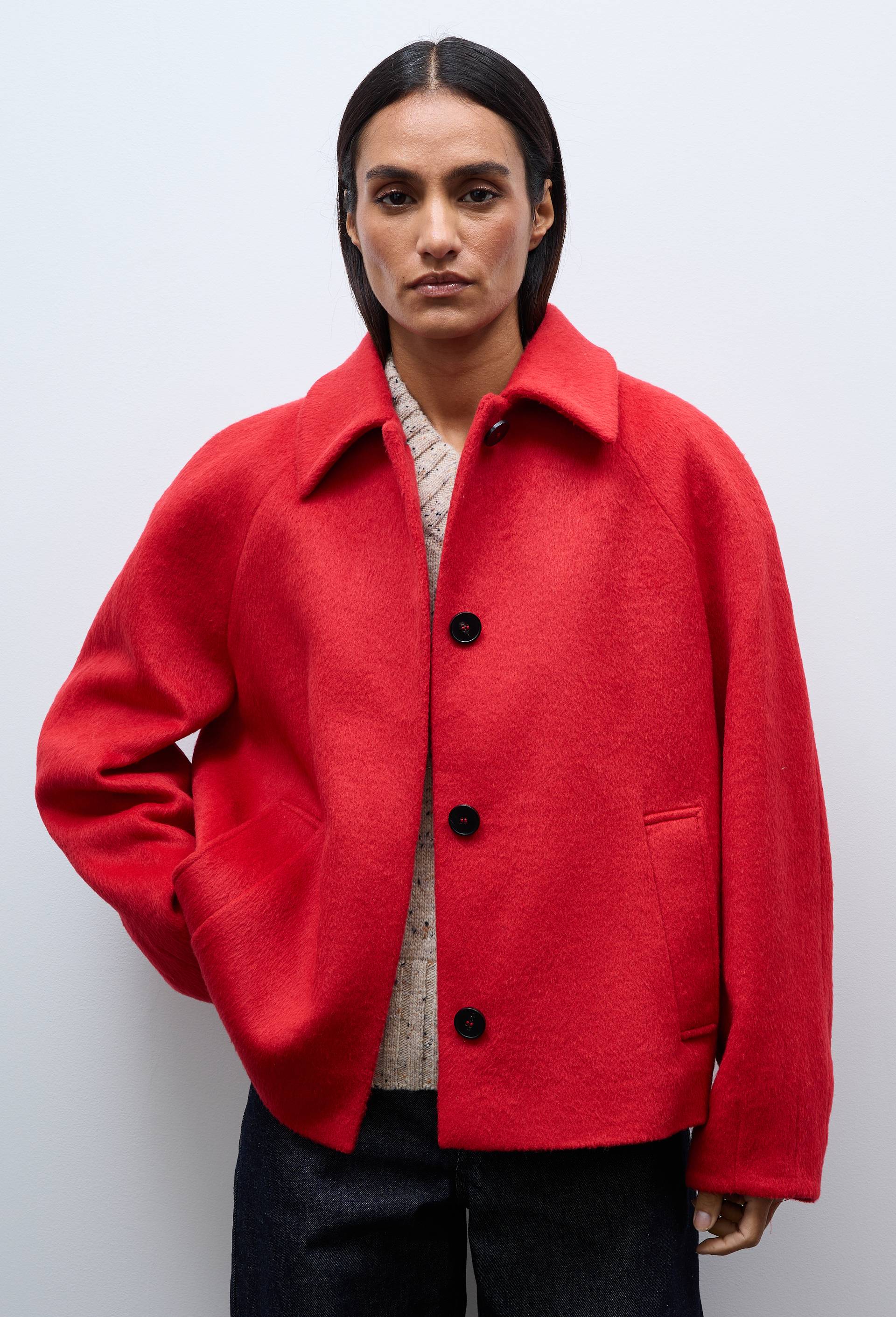 Veste courte boutonn&eacute;e contenant de la laine, Rouge, large image number 2