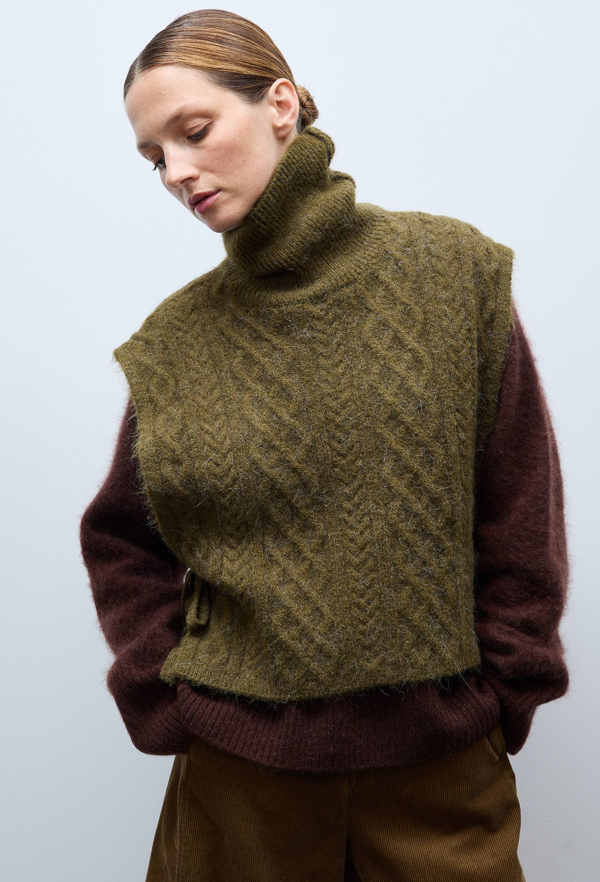 Plastron col roul&eacute; en tricot, Vert fonc&eacute;, swatch image