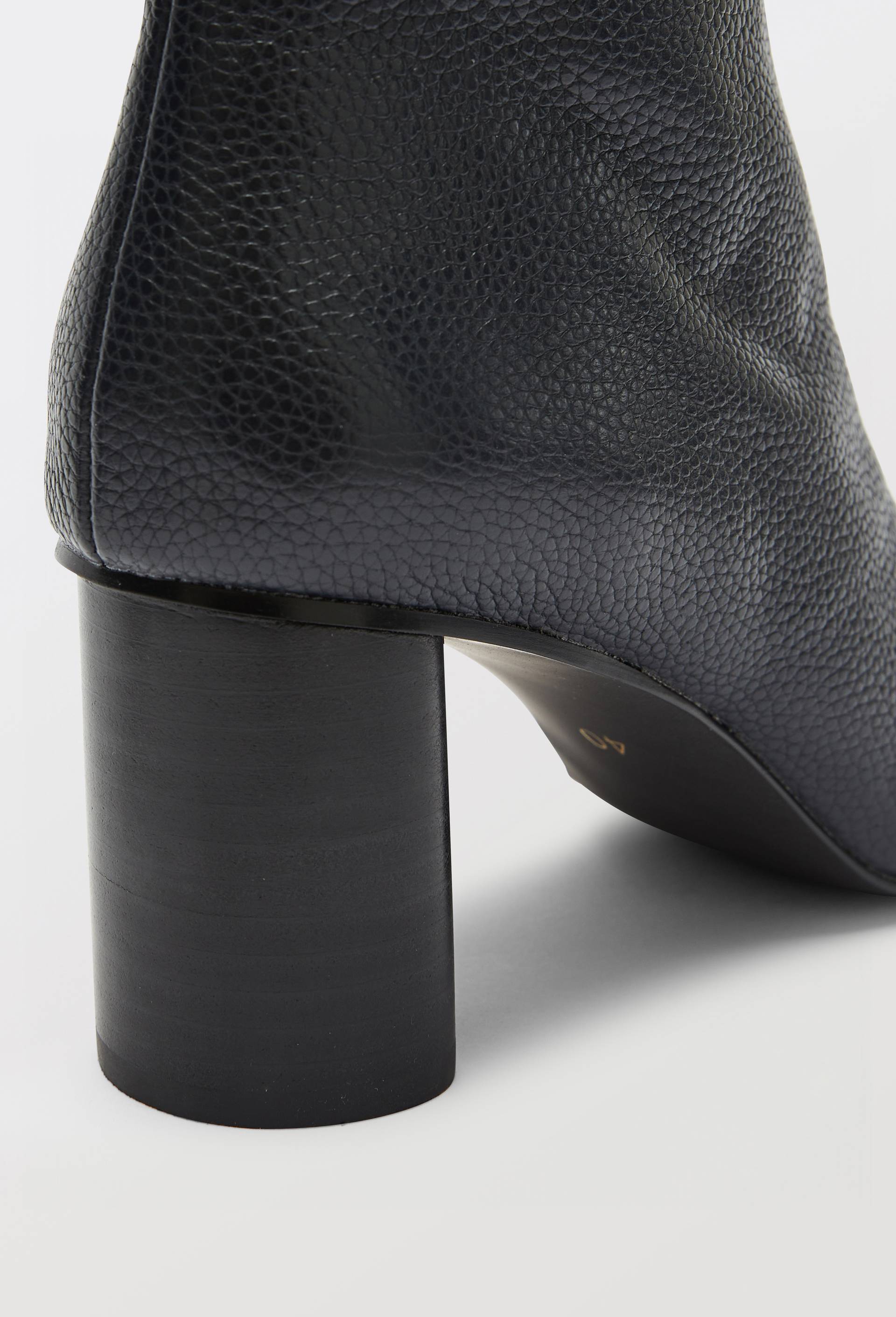 Bottines &agrave; talon en cuir, Gris fonc&eacute;, large image number 2.0