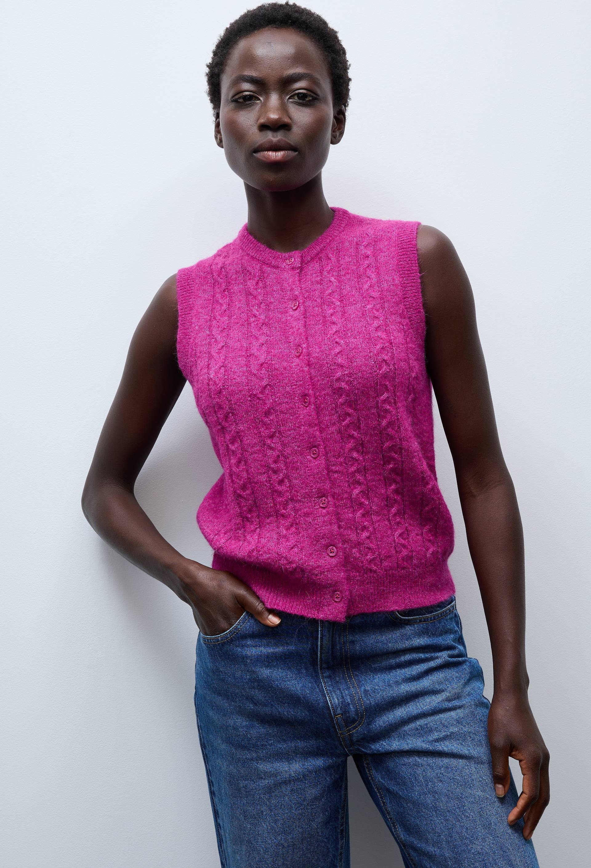 Cardigan sans manches torsad&eacute; avec fibres m&eacute;talliques, Violet, large image number 0