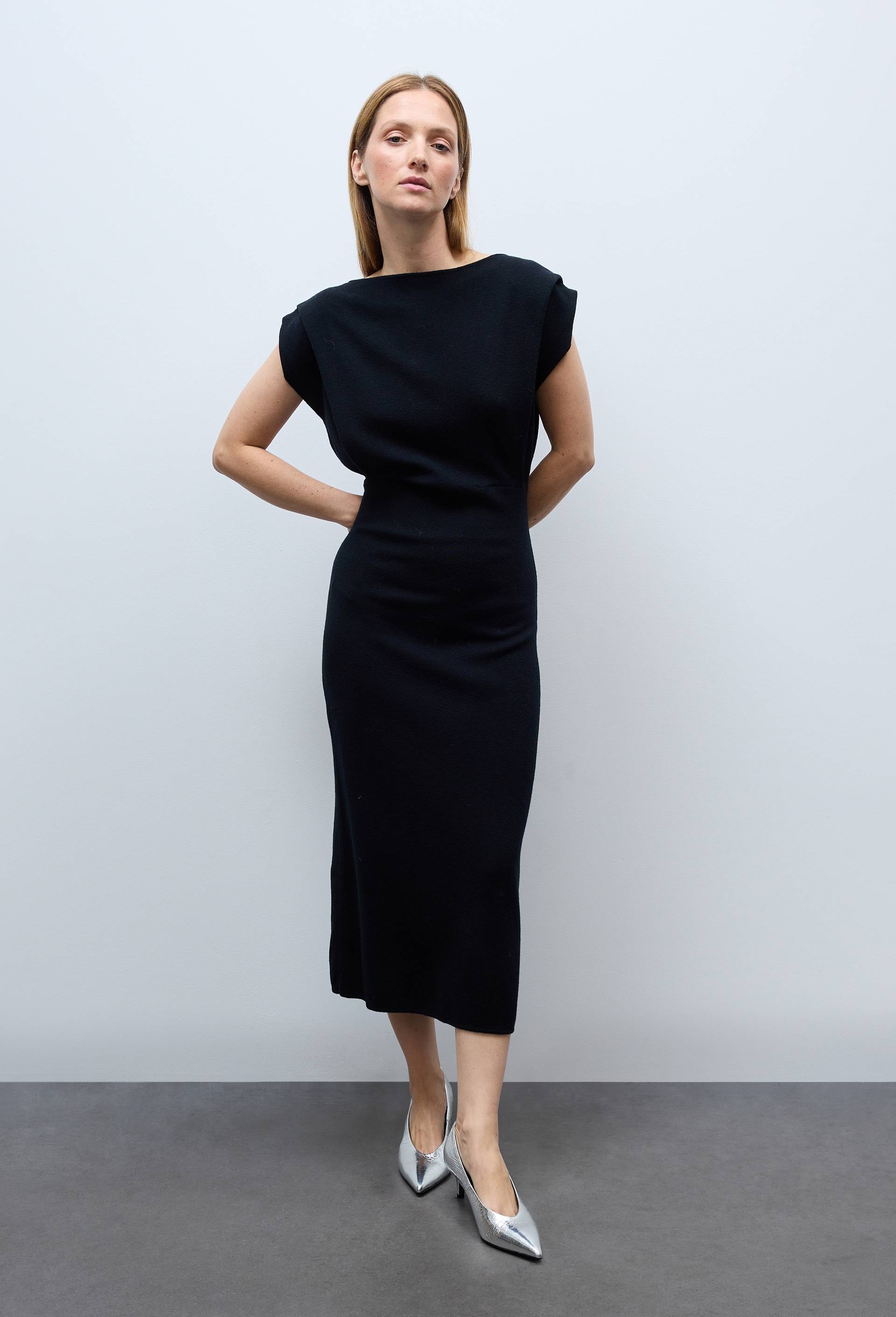 Robe midi sans manches contenant de la laine, Noir, large image number 0