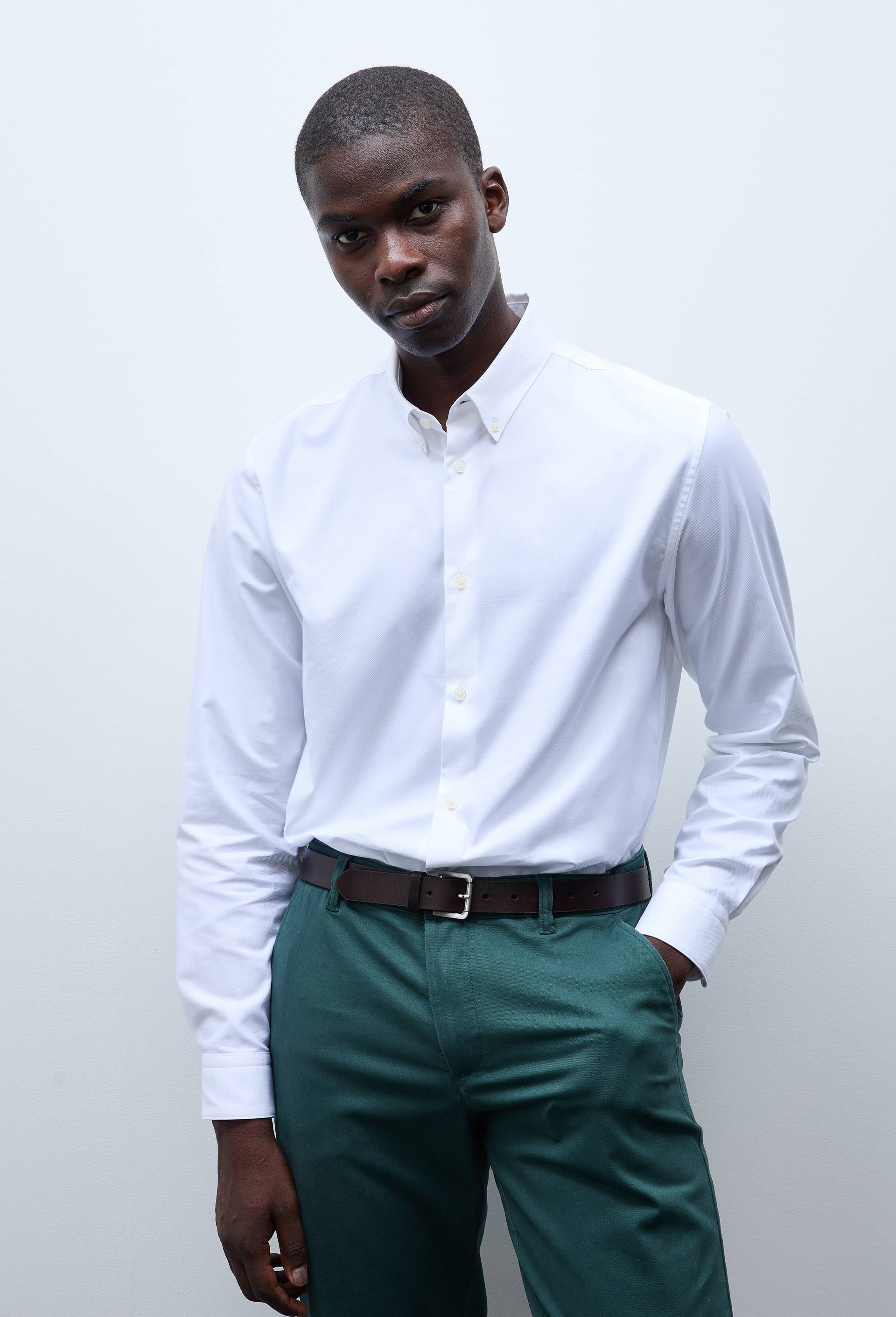 Chemise formelle au tiss&eacute; diagonal col boutonn&eacute; en coton, Blanc, large image number 0.0