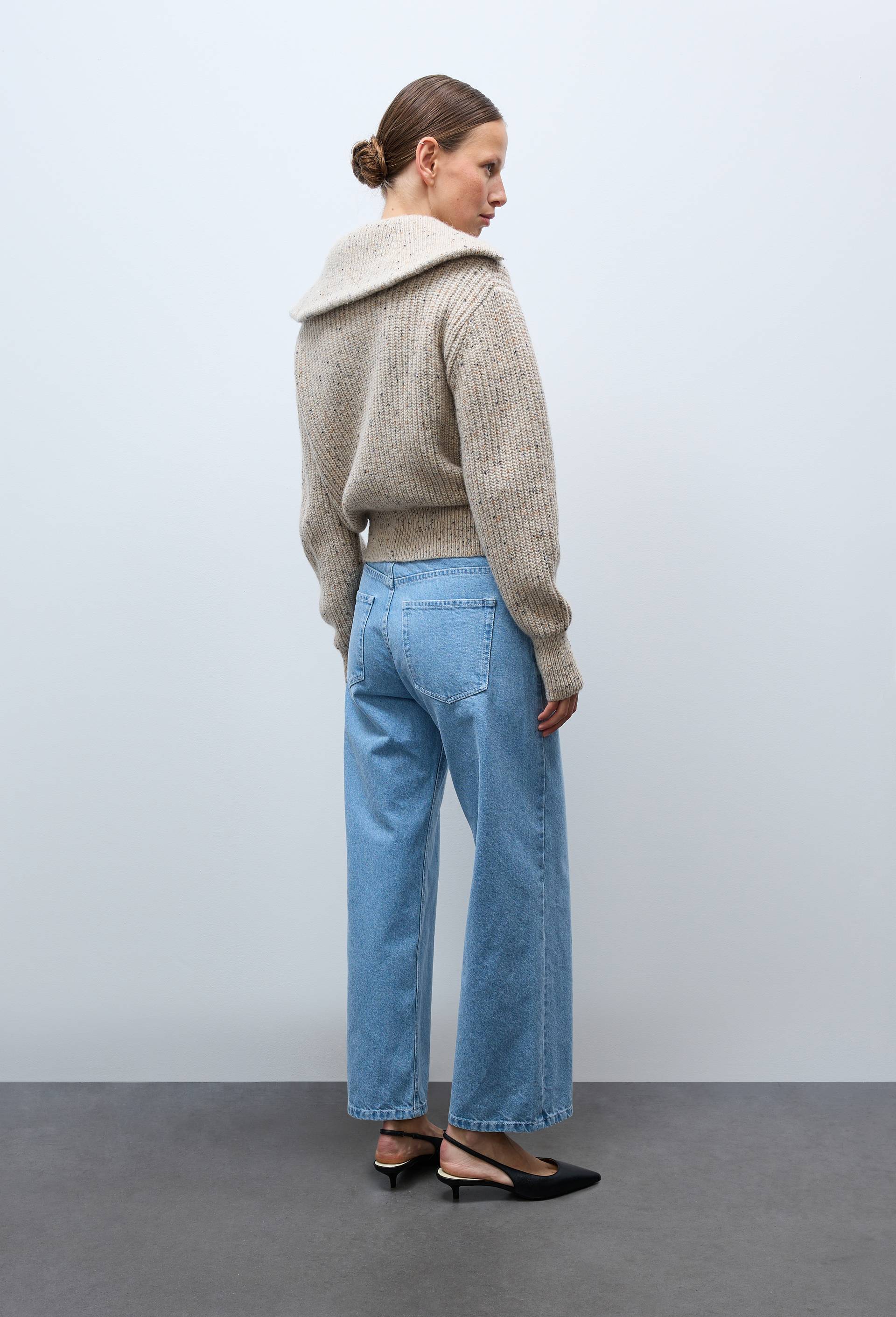 Jean droit &eacute;largi taille descendue, Bleu clair, large image number 1